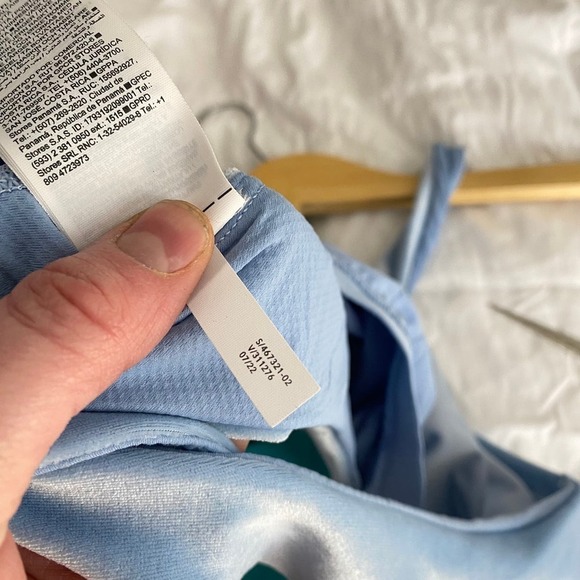 ATHLETA Velvet Cut Out Crop A-C Yoga Workout Athletic Top/Bra Heron Blue Large - Picture 3 of 3